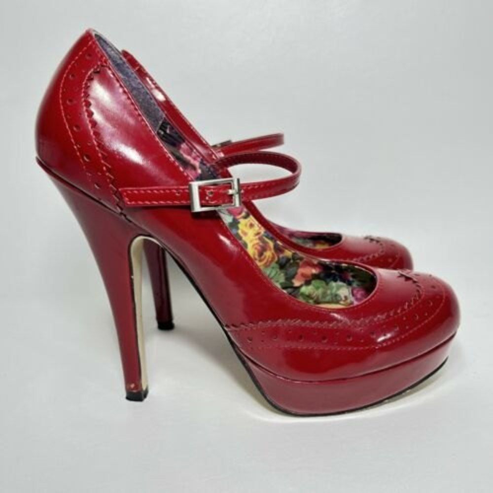 Madden Girl Shallis Red Patent Mary Jane Wingtip Stiletto Heel Pumps Womens 8.5